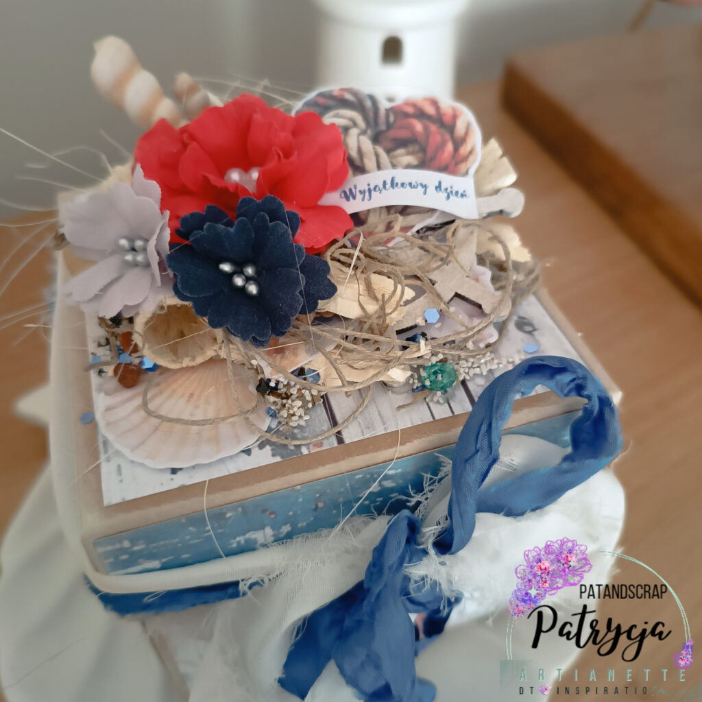 exploding box Marine Love